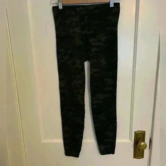 SPANX Look At Me Now Seamless Leggings Green Camo, Womens Size Large - Picture 2 of 8